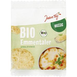 Jeden Tag Bio Emmentaler gerieben