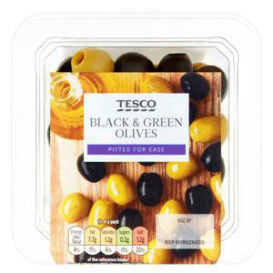 Tesco Pitted Black & Green Olives 95G