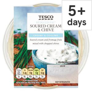 Tesco Reduced Fat Sour Cream & Chive Dip 200G