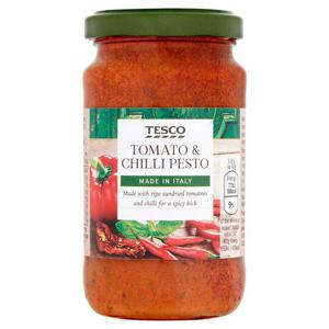 Tesco Tomato & Chilli Pesto 190G