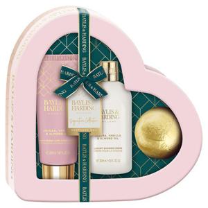 Baylis & Harding Jojoba, Vanilla & Almond Oil Bath Fizz Heart Gift Set