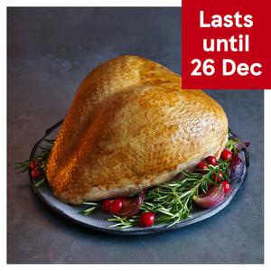 Tesco Turkey Crown Medium 2.3kg-3.19kg Serves 8-11