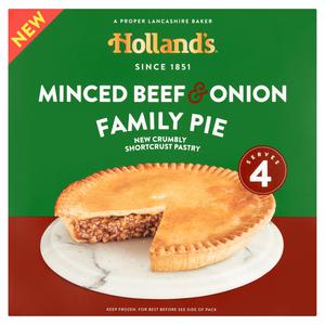 Holland's Minced Beef & Onion Family Pie