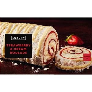 Iceland Luxury Strawberry & Cream Roulade 420g