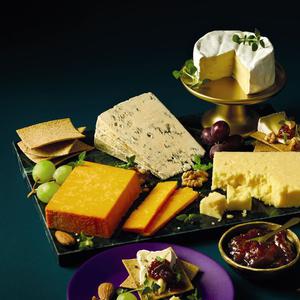 Specially Selected The Ultimate Cheese Selection 915g