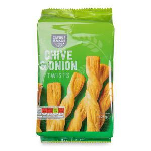 Savour Bakes Chive & Onion Twists 125g