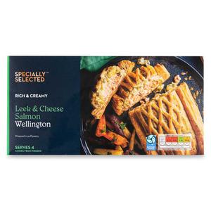 Specially Selected Rich & Creamy Salmon, Leek & Cheese Wellington 700g