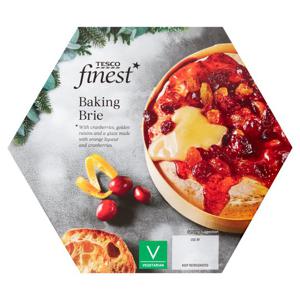 Tesco Finest Baking Brie With Fruit & Orange Glaze 610G