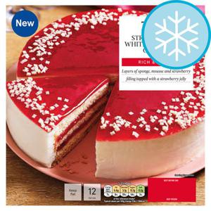 Tesco Strawberry & White Chocolate Gateau 900G