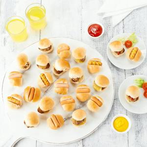 Tesco Mini Hotdogs & Cheese Burger 590