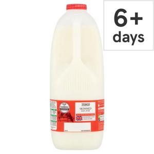 Tesco Skimmed Milk 2.272L/4 Pints