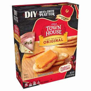 Town House Crackers Snack Crackers, Light and Buttery, Original