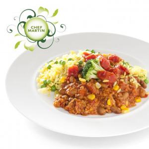 Chef Martin Chili sin carne en gele rijst en doperwt