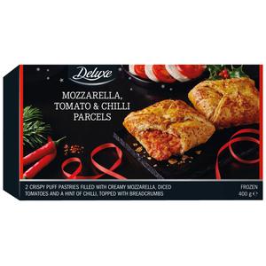 Deluxe Hartige bladerdeegtaartjes mozzarella, tomaat en chilli