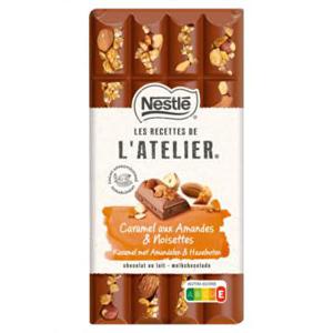 NESTLÉ L'ATELIER melk chocolade reep karamel met amandelen en hazelnoten