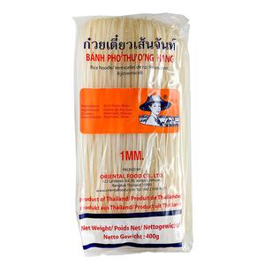 Farmer Tunna risnudlar till nudelsoppa och wok